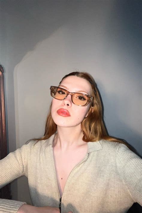 Caroline Kad N Cat Eye G Ne G Zl Nude Falaneyewear