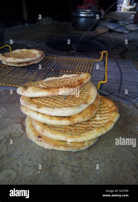 Pakistan best barkfast fersh Live Naan Stock Photo - Alamy