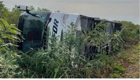 Accident Un autocar cu 59 de pasageri s a răstunar pe DN2