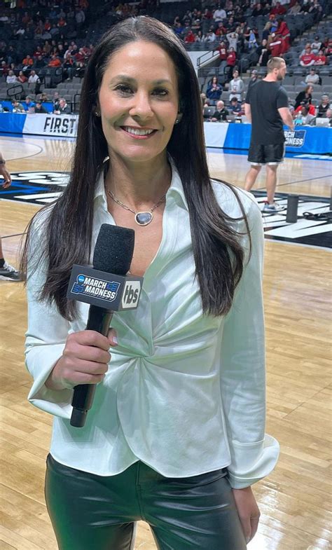 Tracy Wolfson Cbs Sports 3182023 Rhotreporters