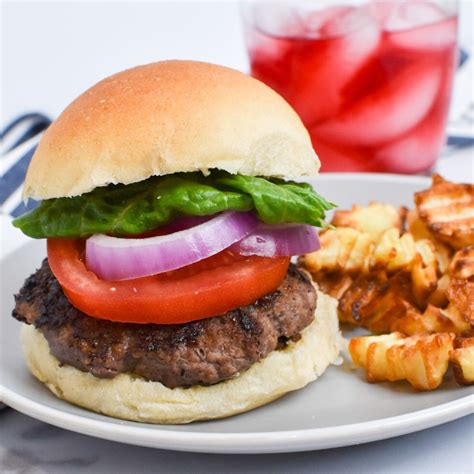 Simple Burger Recipe (No Breadcrumbs) - Thyme For The Table