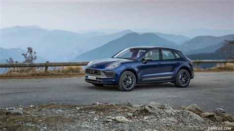 Porsche Macan T 2023my Color Gentian Blue Metallic Front Three