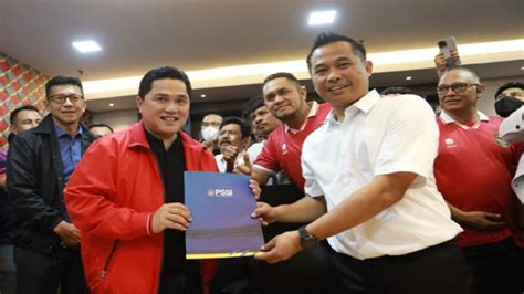 Erick Thohir Resmi Daftar Sebagai Calon Ketum Pssi