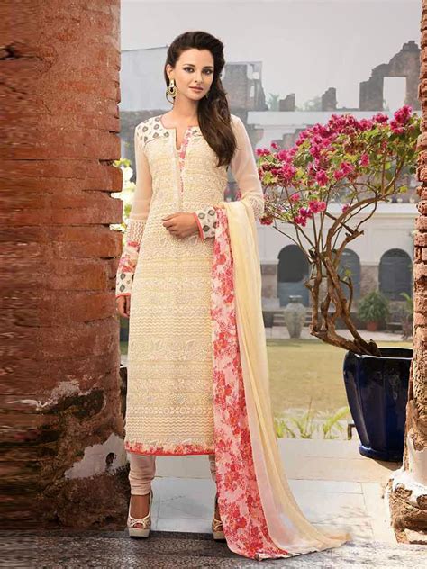 Latest Collection Of Churidar Salwar Kameez Of Current Fashion Trend