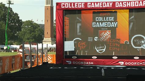 Espn College Gameday Analysts Excited To Be Back In Tuscaloosa