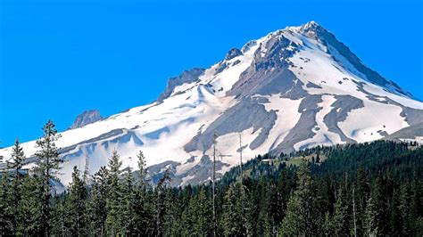 Woman falls into volcano vent on Oregon's Mount Hood: 'I was terrified ...