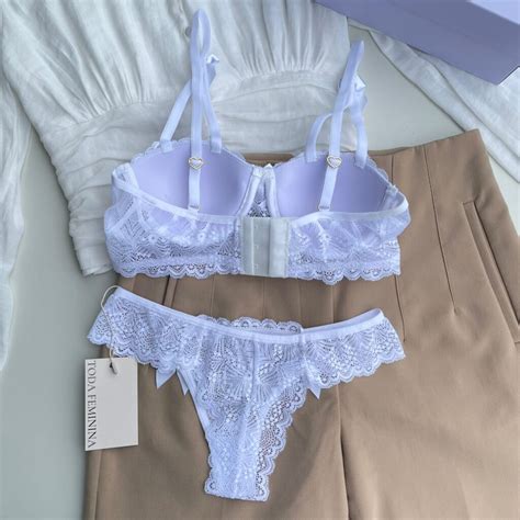 Conjunto de lingerie em renda bojo e calcinha biquíni branco Katherine Toda Feminina