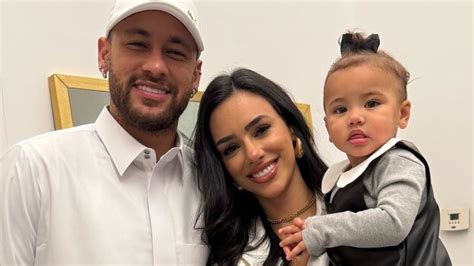 Neymar Jr Surge De T Nica Em Nova Foto Especial Bruna Biancardi E Mavie