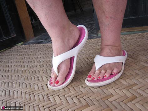 Old Amateur Girdle Goddess Exposes Her Obese Body Outside Her Front Door CoedCherry