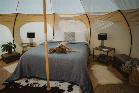 TOP 13 Glamping New Zealand Sites in 2024 - Jones Around The World