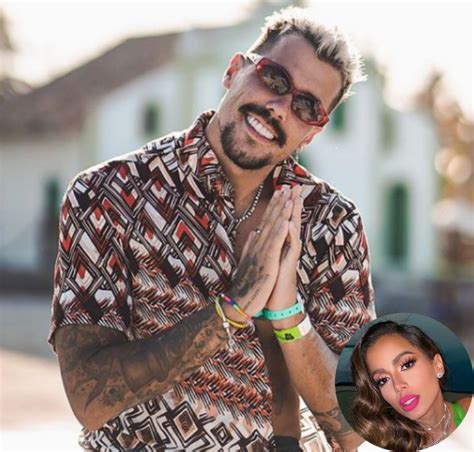 Lipe Ribeiro Tenta Roubar Beijo De Anitta Durante Reality Show Estrelando