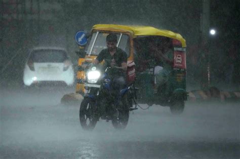 南亞國家暴雨釀重大災情 印度9人遭倒塌牆面活埋 中央社 Nownews今日新聞