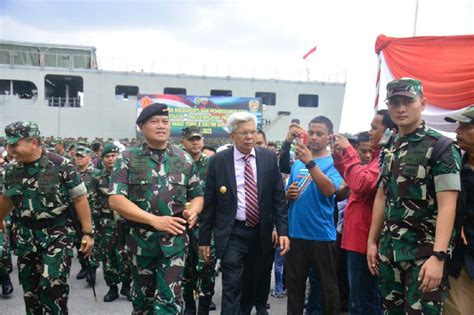 Panglima Tni Lepas Satgas Yonif Raider Bn Ys Ke Papua Wagub