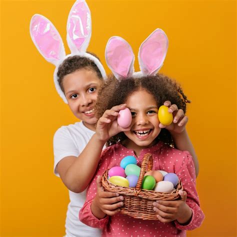 Manualidades para decorar huevos de Pascua con animales para niños