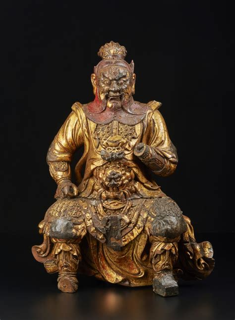 Scultura In Legno Intagliato Laccato E Dorato Raffigurante Lokapala Cina Dinastia Ming