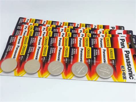 200pcs Lot New Original Battery For Panasonic CR2032 Button Cell 3V