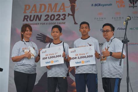 Padma Run Lomba Lari Melintasi Bukit Dukung Hari Pendidikan