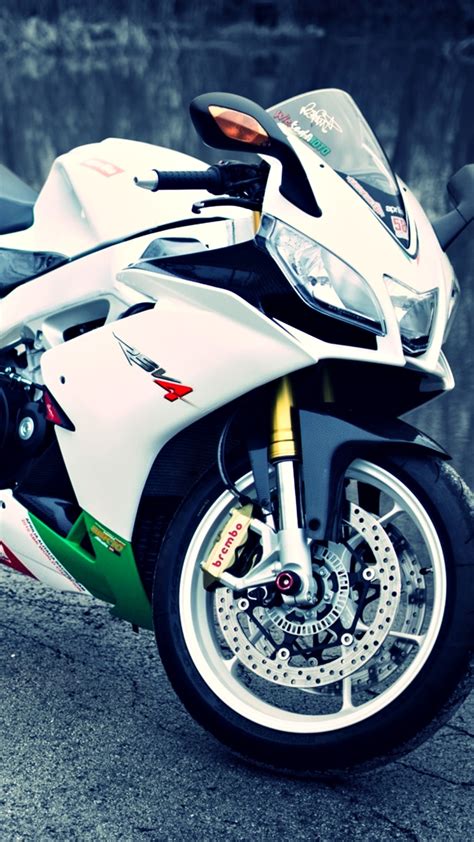 Aprilia Rsv4 Black Background