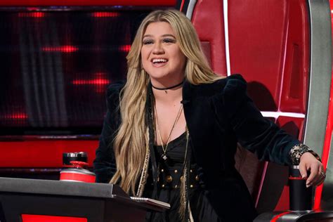 What Kelly Clarkson Wore For The Voice Battles See Outfit Nbc Insider