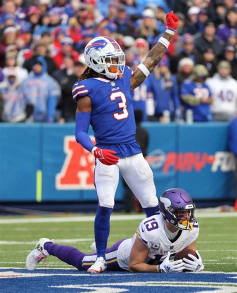 Bills Safety Damar Hamlin Ejected For Hit On Patriots Jakobi Meyers