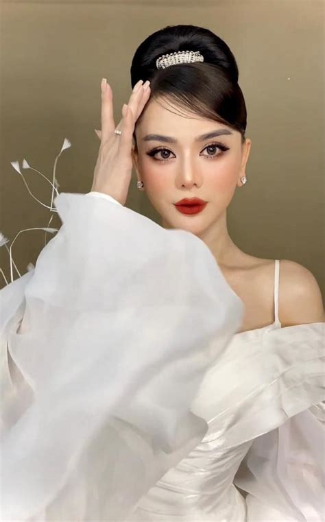 Diện bikini khoe dáng nóng bỏng Lâm Khánh Chi còn thả thính tình tin đồn gây chú ý