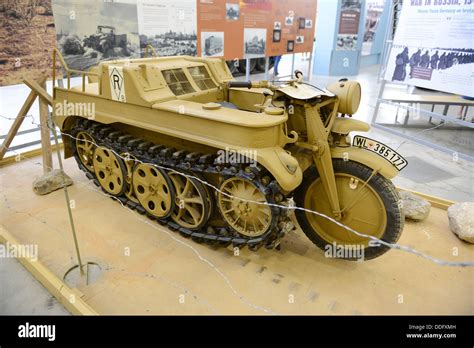 German SdKfz 2 O Kleines Kettenkraftrad HK 101 O Motocicleta Kettenkrad