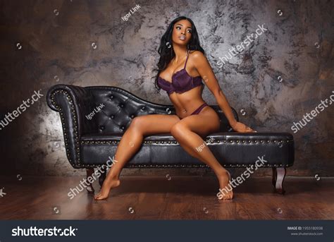 Black Female Model Lingerie Foto Stock Immagini E Foto