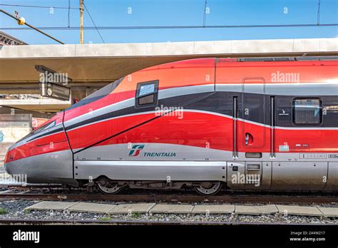 Frecciarossa 1000 Immagini E Fotografie Stock Ad Alta Risoluzione Alamy