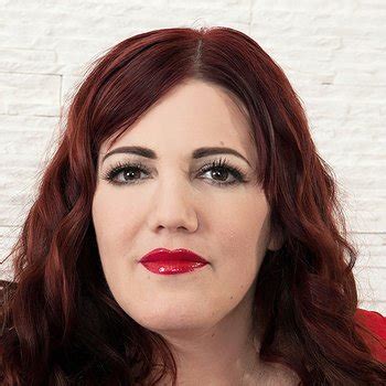 Redhead Roxee Robinson Stripping Nude On Her Bed Photos