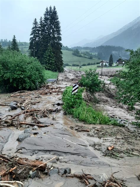 Unwetterfront Zieht Ber S Dtirol Eins Tze