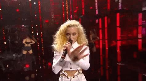 Zara Larsson By Mtv Ema Find Share On Giphy