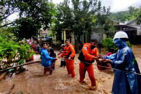 Banjir Terjang 6 Kecamatan Di Pulau Lombok ANTARA News