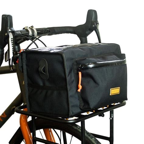 La Sacoche De Guidon Restrap Rando Bag 11L 17L Sur Cyclable