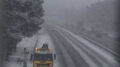 Schnee und Glätte in Bremen un Niedersachsen viele Unfälle