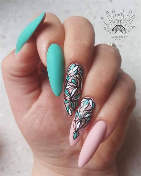 When green and nude meet together neess official hybryda jest kobietą oraz beż sensu hybrydy