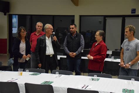 Les Abrets en Dauphiné Soirée conviviale pour les bénévoles de la batteuse