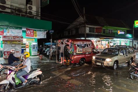 Arrosez L Inondation Dans Le Probl Me De Ville Avec La Canalisation