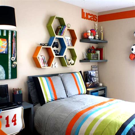 10 Ide Kreatif Hiasan Dinding Kamar Tidur Paling Unik