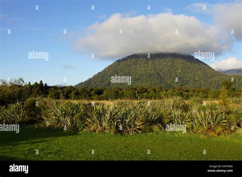 volcanoes in new zealand Stock Photo - Alamy