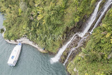 Destinasi Wisata Air Terjun Situmurun Antara Foto