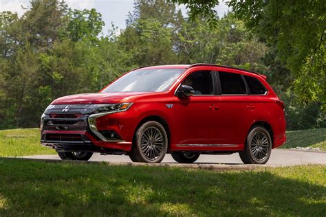 2022 Mitsubishi Outlander PHEV Prices, Reviews, and Pictures | Edmunds