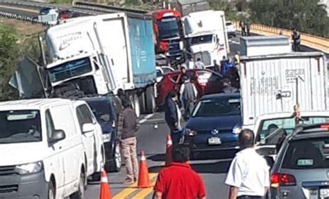 Accidente vial en autopista de Oaxaca deja cuantiosos daños materiales