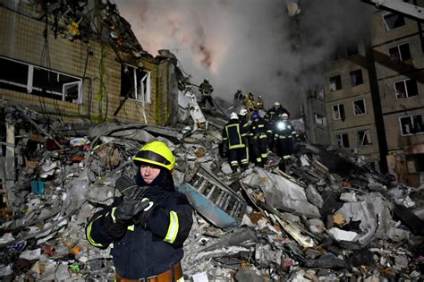 Al Menos 29 Muertos Tras Un Ataque Ruso A Un Edificio De Apartamentos