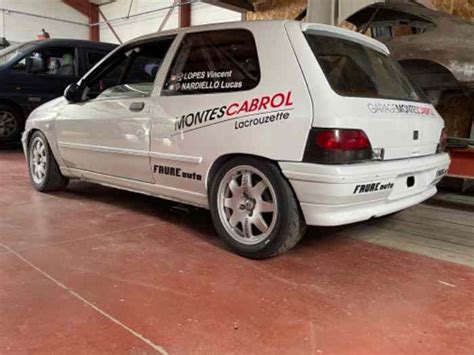 Clio F2000 Pièces Et Voitures De Course à Vendre De Rallye Et De