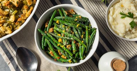 25 Best Thanksgiving Green Bean Recipes Insanely Good