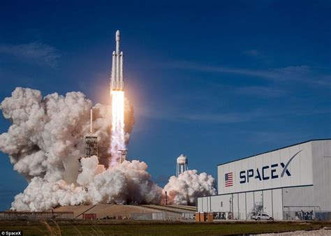 Elon Musk Releases Amazing Real Time Video Of Falcon Heavy Daily Mail