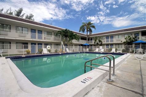 Motel 6 Dania Beach, Fort Lauderdale - Compare Deals