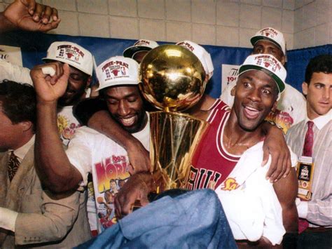 30 χρόνια από το πρώτο θρι-πιτ των Chicago Bulls | Andro