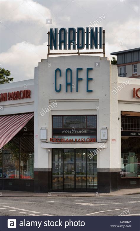 Art Deco Exterior Of Nardinis Cafe Restaurant And Ice Cream Stock