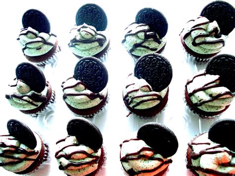 Mint Oreo Cupcakes